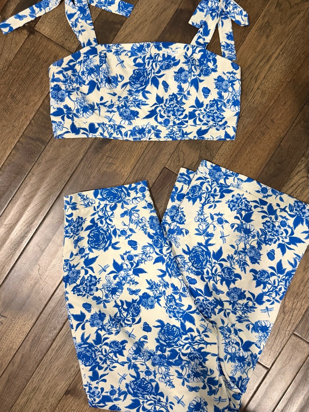 Blue and White Floral Matching Set Size Large